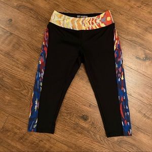 LuLaRoe Jade Small Capri Black Leggings Pants